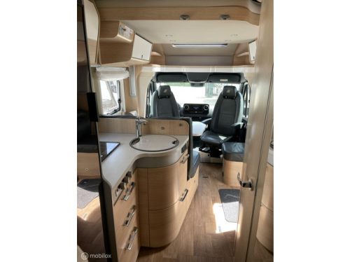 Hymer B-MCT 600 White-line Mercedes B-MCT 600 White-line Single beds, Electric Pop-up bed(!!), XXL Garage and Packed with Extras! photo: 4
