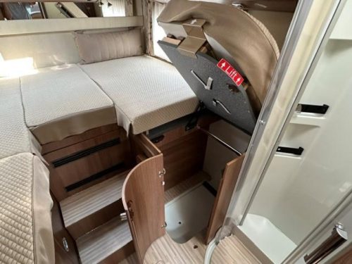 Carthago C-Tourer I 149 NO DROP-DOWN BED LEVEL SYSTEM photo: 16