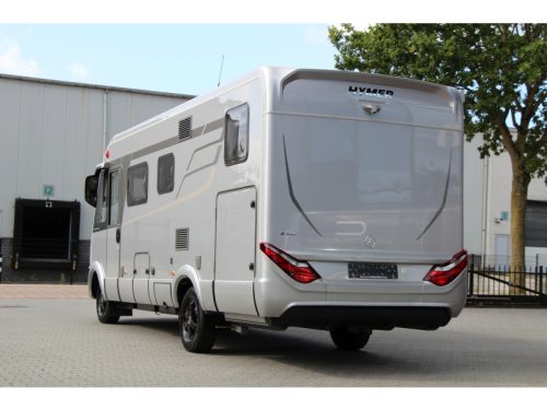 Hymer BMC-I 600 Single beds + Pop-top roof photo: 2