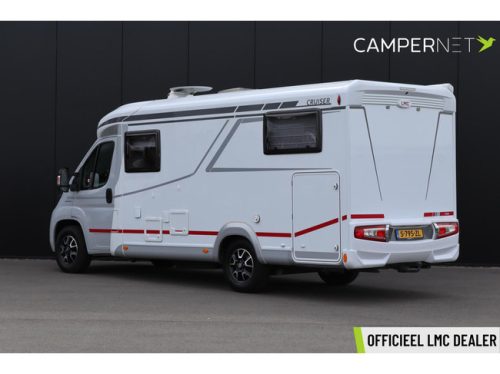 LMC Cruiser V646 140hp Automatic | HEO safe locks | Thule awning | Towbar | Single beds | Bearlock | Panoramic roof | Compact model photo: 1