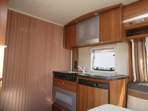 Dethleffs Nomad 450 DB WITH DOREMA PANORAMA AWNING photo: 8