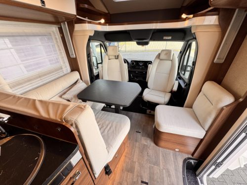 Hymer B-MC T 680 single beds pop-top roof photo: 9
