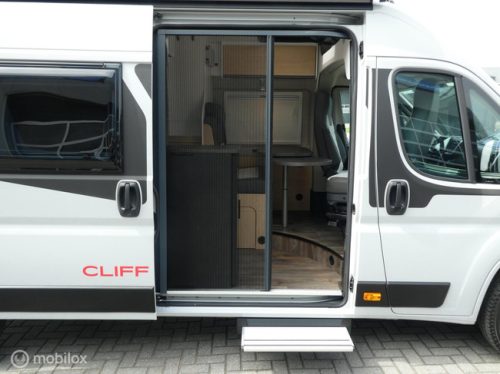 Sunlight Hymer Cliff 640 Adventure Edition Automatic photo: 13