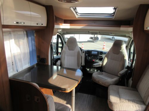 Autocaravana Hobby T 65 GE CON ELEVADOR DE BICICLETAS y AIRE ACONDICIONADO foto: 7