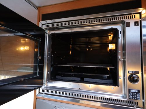Hymer Tramp 676 GT low single beds photo: 8