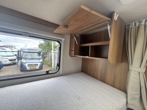 B&uuml;rstner Travel Van T 620 Single beds Air conditioning photo: 10