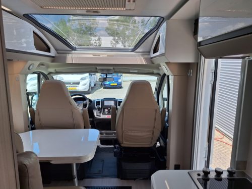 Adria Compact Supreme SC QUEENSBED+LEVELSYSTEEM  photo: 4
