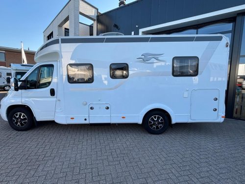 Laika Kosmo 212 leveling system queen bed 7m photo: 6