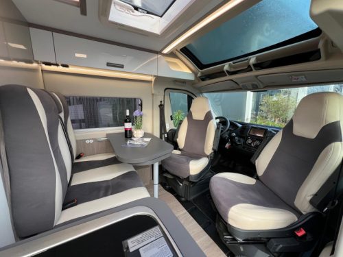 Chausson V697 VIP Dachklimaanlage, Busbiker, Markise Foto: 1