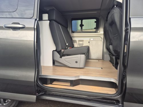 Ford Nugget Tourneo Custom 2025 photo: 9