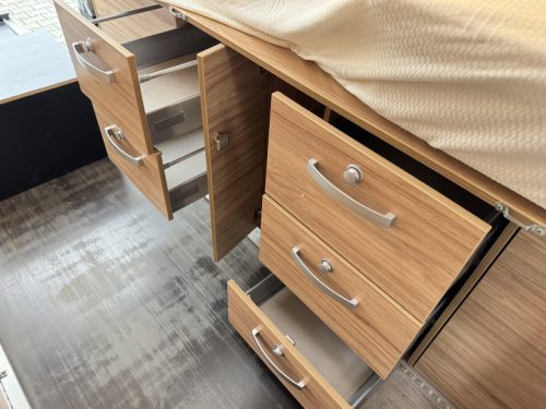 Hymer Yellowstone 640 - Langes Bett 205 cm! - Foto: 16