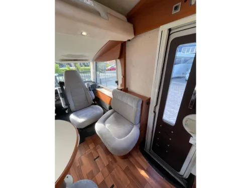 Hymer B678 Einzelbetten Hubdach  Foto: 5