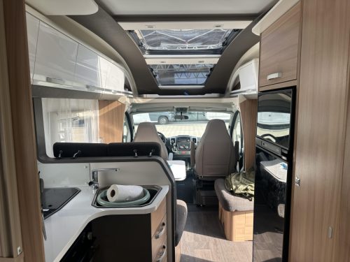 Adria Coral Supreme 670 SL T E&P levelsyst. photo: 2