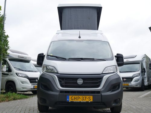 Weinsberg CaraTour, 5.40 Meter Buscamper, Pop-top roof, 4-Person!!! photo: 1