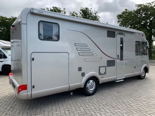Hymer B678 Einzelbetten Hubbett Foto: 2