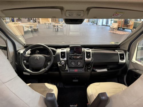 P.L.A. Wohnmobil Siena 385 LPG / Solarmodul Foto: 6