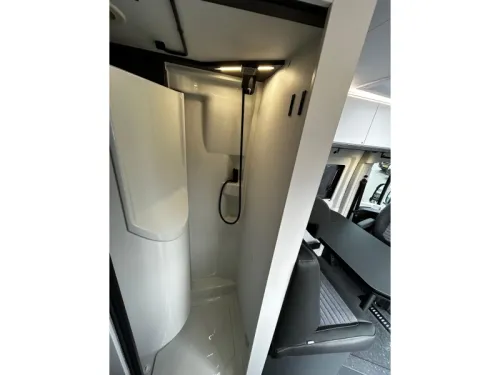 Adria Twin Supreme 600 SPB Truma diesel heater Awning photo: 15
