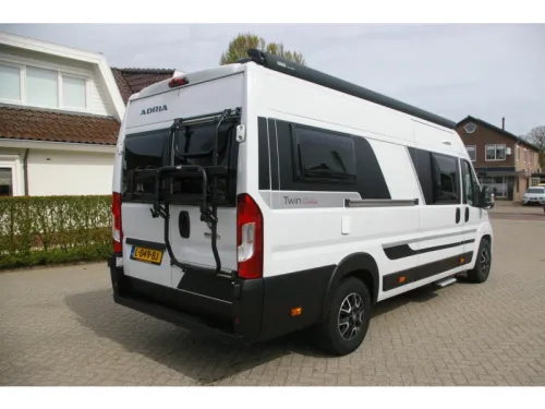 Adria Supreme 640 SLB Single beds, panorama. photo: 2