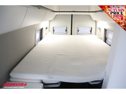 Volkswagen Crafter Grand California 680 2.0 TDI 177 HP 4Motion DSG ACC Awning AHK Navi Clima Solar Camera PDC photo: 12
