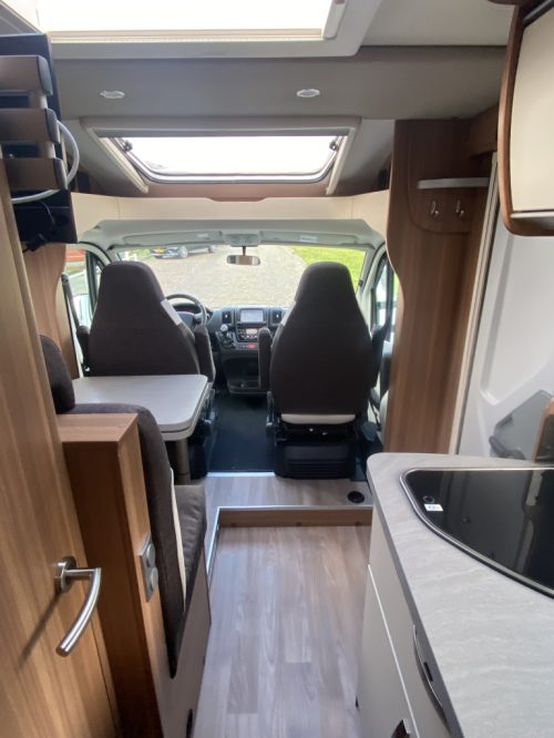 Weinsberg Pepper 600 Peugeot 163 HP, Semi-integrated, 2 Length-beds, Garage, Aut. dish / LCD Camper Centrum On the Road at Noorderringweg 4 in Marum. photo: 27
