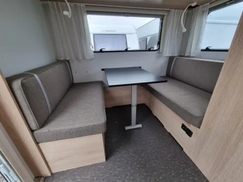 Adria Aviva 492 LU Mover & Unico awning photo: 7