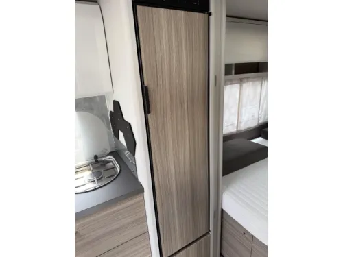 B&uuml;rstner Averso 490 TS Franz&ouml;sisches Bett Rundsitz Markise Foto: 19