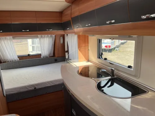 Hobby De Luxe 440 SF Querbett 210CM MOV TENT Foto: 5