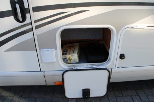 Carthago Chic C Line I 5.0 1. Besitzer Fiat 3.0 Liter 160 PS 4250 kg Chassis Einzelbetten 5 Sitzpl&auml;tze (122 Foto: 6