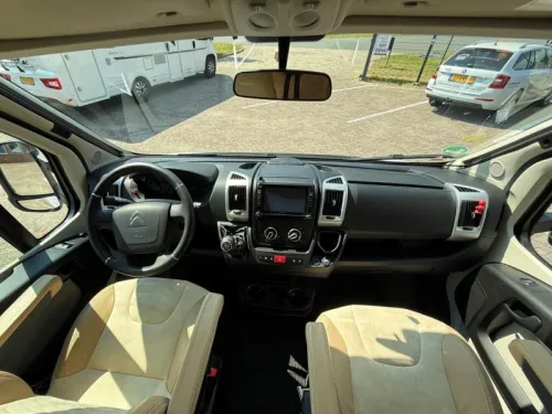 B&uuml;rstner Travel Van T 620 Single length beds photo: 13