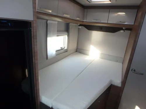 Knaus L!ve Wave 650 MF Niederl&auml;ndisch mit Historie Foto: 21