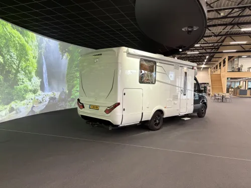 Hymer BMC-T 690 automatic / queens bed  photo: 3