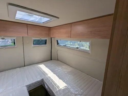 La Strada Avanti 180hp Auto. single beds  photo: 12