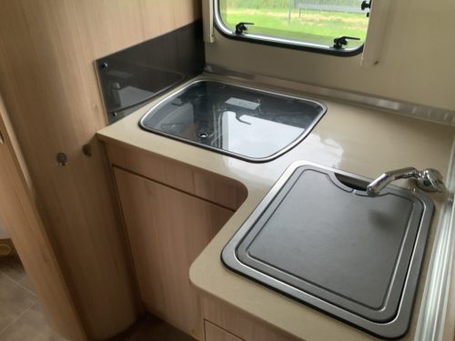 B&uuml;rstner Ixeo IT 700 2.3 MultiJet 130 PK, Queensbed, Zij-bank, Draaistoelen, Bj.2012 &ldquo;Uw Camper-verkoopmakelaar  Camper centrum on the road foto: 19