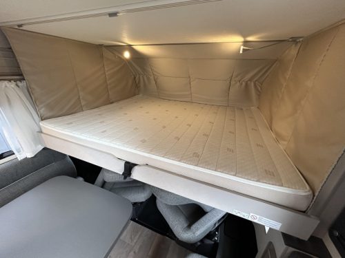 Hymer Exsis-I 678 Einzelbetten, Hubdach  Foto: 15