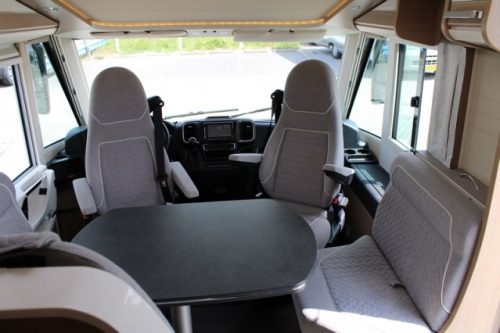 Robust AUTOMATIC 180 hp Malibu I 490 LE by Carthago lift and single length beds (124 photo: 32