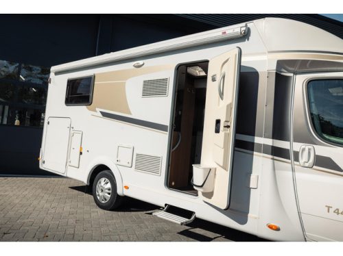Carado T447 with lift bed photo: 4