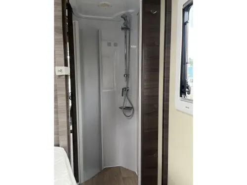 McLouis Carat 480 G -Queensbed-Levelsysteem Foto: 18