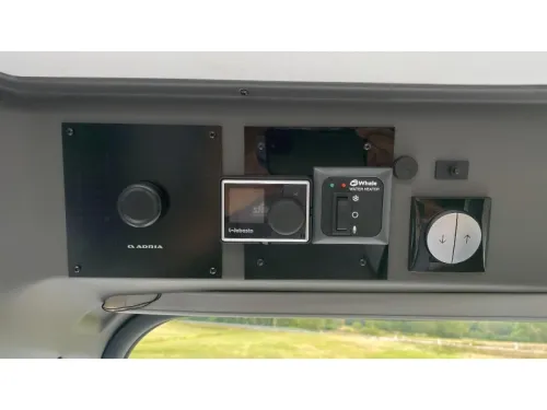 Adria Twin Supreme 640 SGX Automatik-Solar-Anh&auml;ngerkupplung-NAV Foto: 8