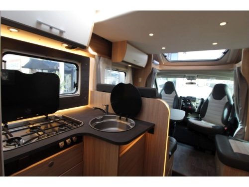 Su T68 Adventure Edition, automatic, TV + sat, single beds and pop-top roof photo: 11