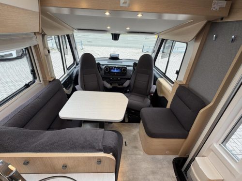 Hymer B-MC I 680 Blackline Single beds Awning Lithium Towing hitch photo: 13