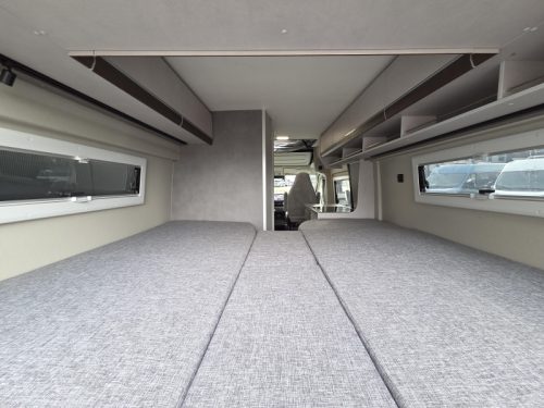 P&ouml;ssl Summit Shine 600 L Pop-top roof Automatic 4 persons. photo: 8