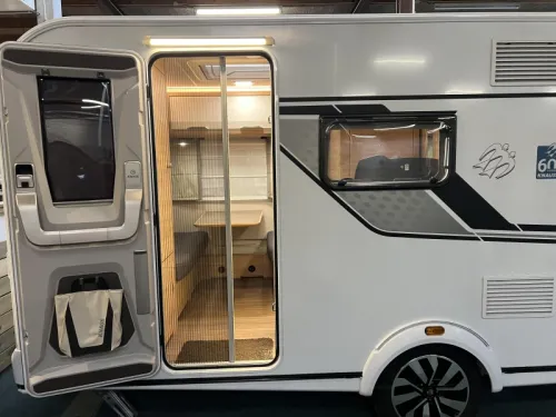 Knaus Sudwind 420 QD Rangierhilfe Markise Fahrradtr&auml;ger Foto: 15