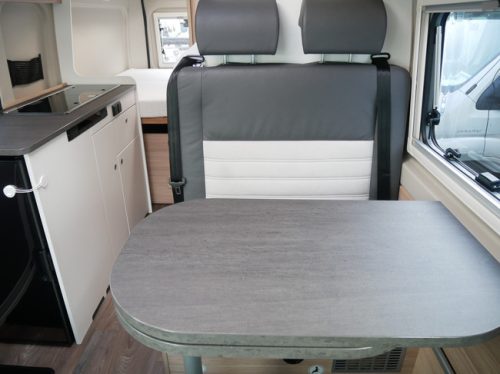 Sunlight Cliff 600 XV, 6 Meter Buscamper, Transverse bed photo: 10