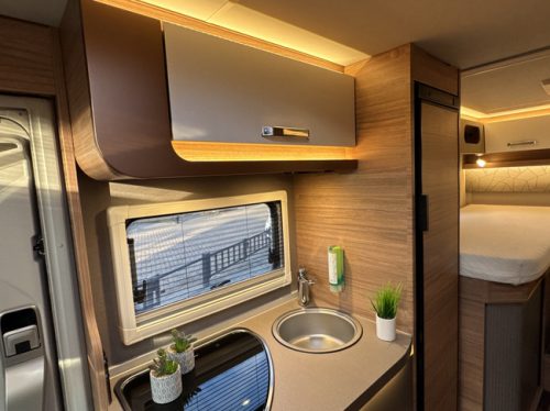 Weinsberg CaraCompact Pepper Edition 600 MEG 140 pk Automaat 9-Traps Euro 6 Fiat Ducato 8 **Enkele bedden/Fietsendrager/Satelliet/Smart TV photo: 16