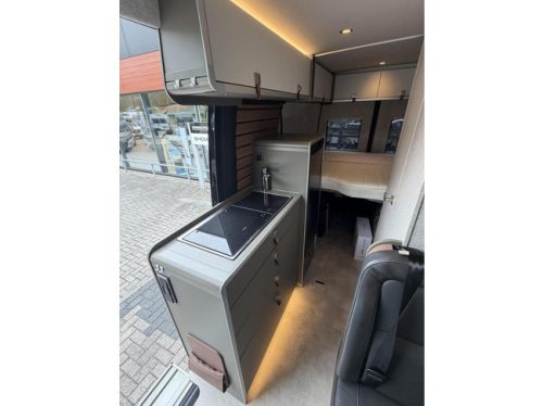 Hymer Grand Canyon 4X4 190HP Leather Pop-top Delta Facelift photo: 7