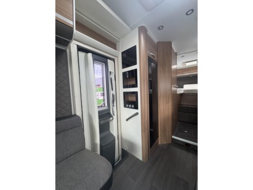 Adria Coral XL Plus A 670 SL photo: 12