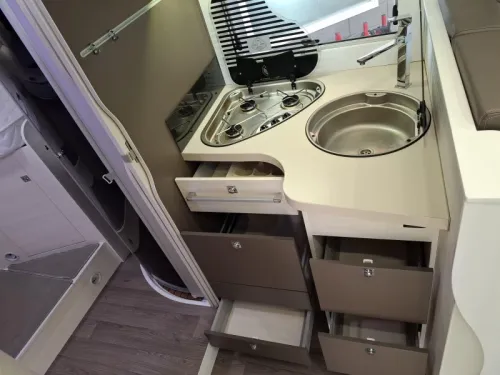 Chausson Welcome 727 GA Single Beds 2x Airco photo: 10