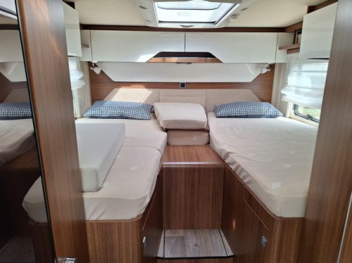 Hymer B-MC T 580 2 SINGLE BEDS-1ST OWNER photo: 3