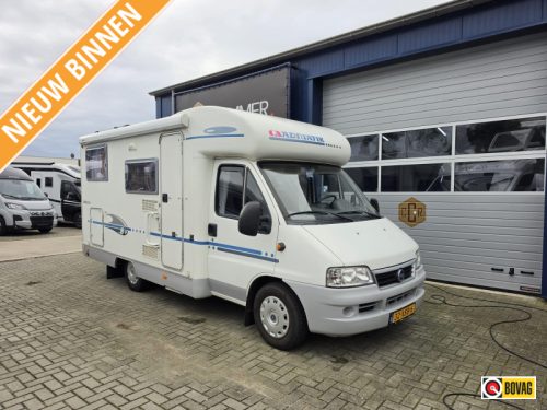 Adria Coral Compact 574 SP Festbett, 6M, Garage
