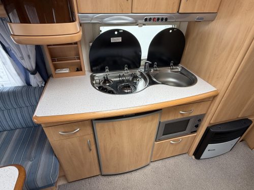 Hobby De luxe Easy 540 UK Kinderzimmer Rundsitz Foto: 4